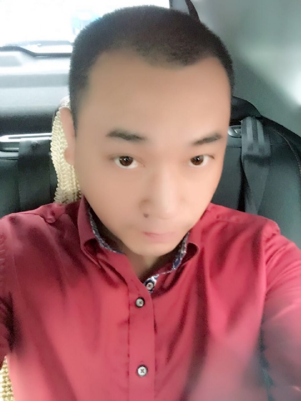 在一个路口等的第一张照片--莆田相亲网
